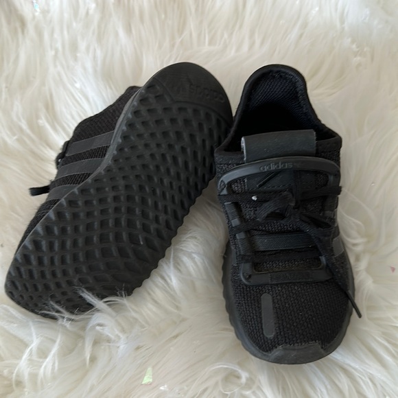 Baby boy adidas shoes - Picture 1 of 2